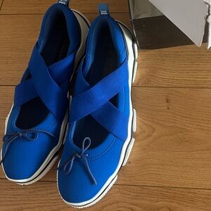RED Valentino Vibrant Blue Sneakers ) 35 fit large